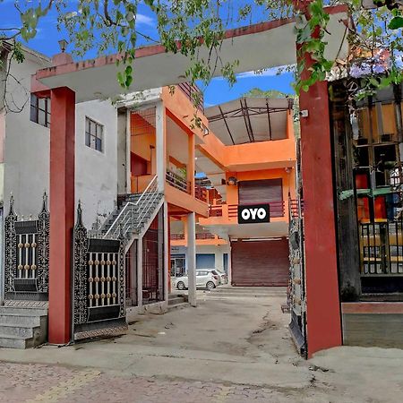 Oyo Flagship 81389 Hotel Siddhi Vinayak Motihari Buitenkant foto